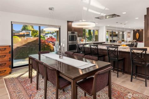 12 Columbia Key Bellevue WA 98006