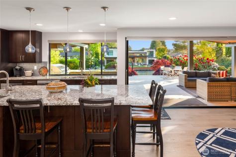 12 Columbia Key Bellevue WA 98006