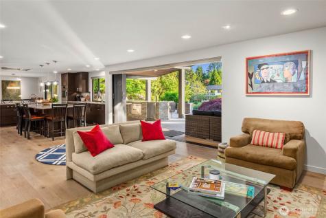 12 Columbia Key Bellevue WA 98006