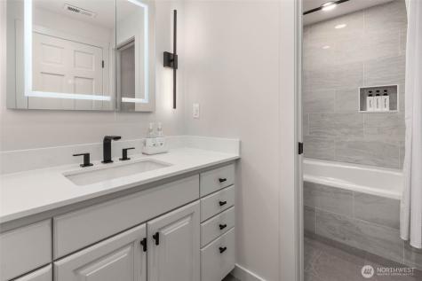 12 Columbia Key Bellevue WA 98006