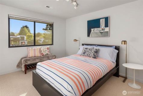 12 Columbia Key Bellevue WA 98006
