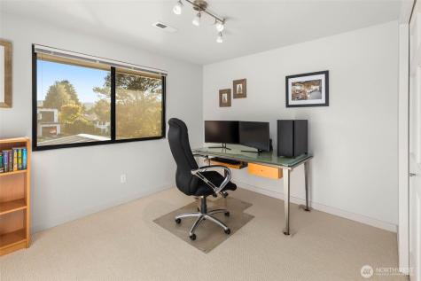 12 Columbia Key Bellevue WA 98006