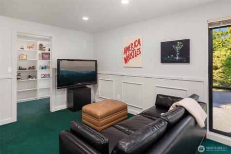 12 Columbia Key Bellevue WA 98006