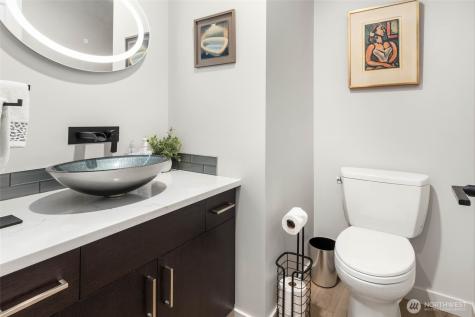 12 Columbia Key Bellevue WA 98006