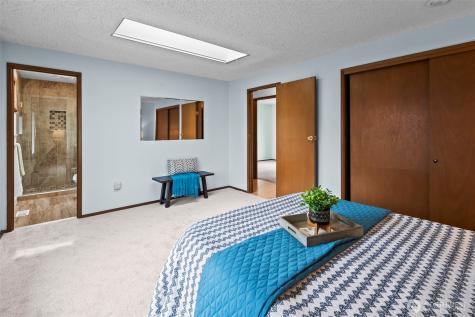 5061 NW Lakeness Poulsbo WA 98370