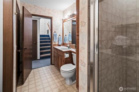 5061 NW Lakeness Poulsbo WA 98370
