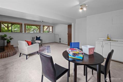5061 NW Lakeness Poulsbo WA 98370