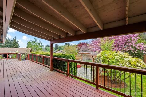 5061 NW Lakeness Poulsbo WA 98370