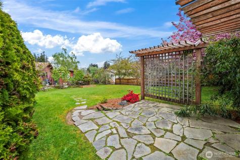 5061 NW Lakeness Poulsbo WA 98370