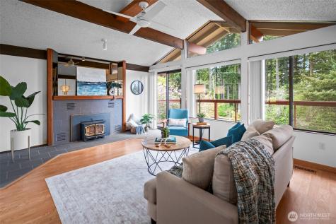 5061 NW Lakeness Poulsbo WA 98370
