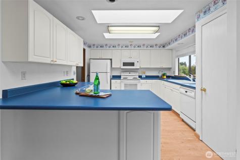 5061 NW Lakeness Poulsbo WA 98370