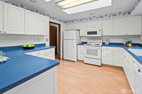 5061 NW Lakeness Poulsbo WA 98370