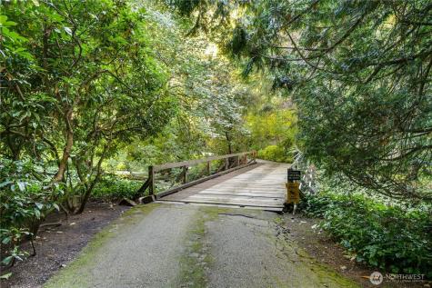 6817 79th Street W Lakewood WA 98499
