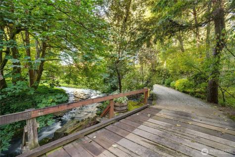 6817 79th Street W Lakewood WA 98499