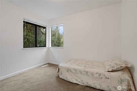 4806 Sunrise Beach Road NW Olympia WA 98502