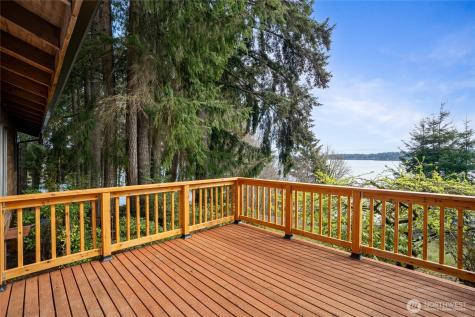 4806 Sunrise Beach Road NW Olympia WA 98502