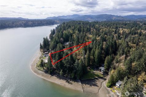4806 Sunrise Beach Road NW Olympia WA 98502