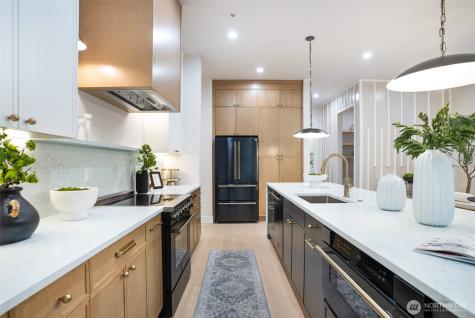 18607 104th Avenue NE Bothell WA 98011