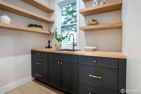 18607 104th Avenue NE Bothell WA 98011