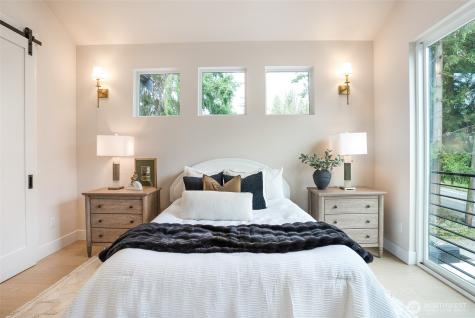 18607 104th Avenue NE Bothell WA 98011