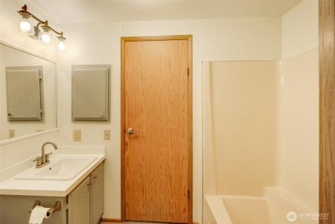 3112 201st Place SW Lynnwood WA 98036