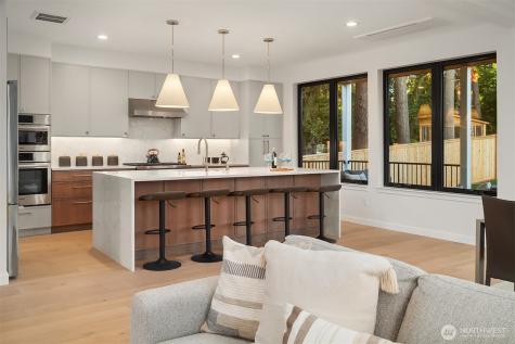6214 40th Avenue NE Seattle WA 98115