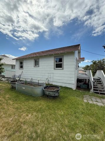 12 Dewberry Avenue W Omak WA 98841