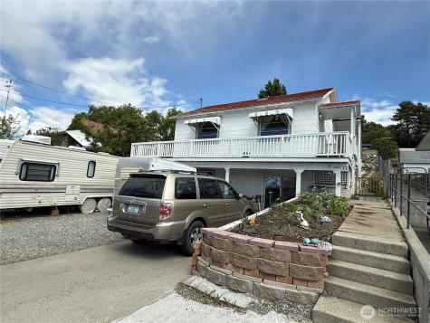 12 Dewberry Avenue W Omak WA 98841