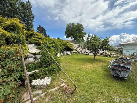 12 Dewberry Avenue W Omak WA 98841
