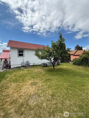 12 Dewberry Avenue W Omak WA 98841