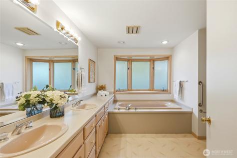531 View Ridge Drive Everett WA 98203
