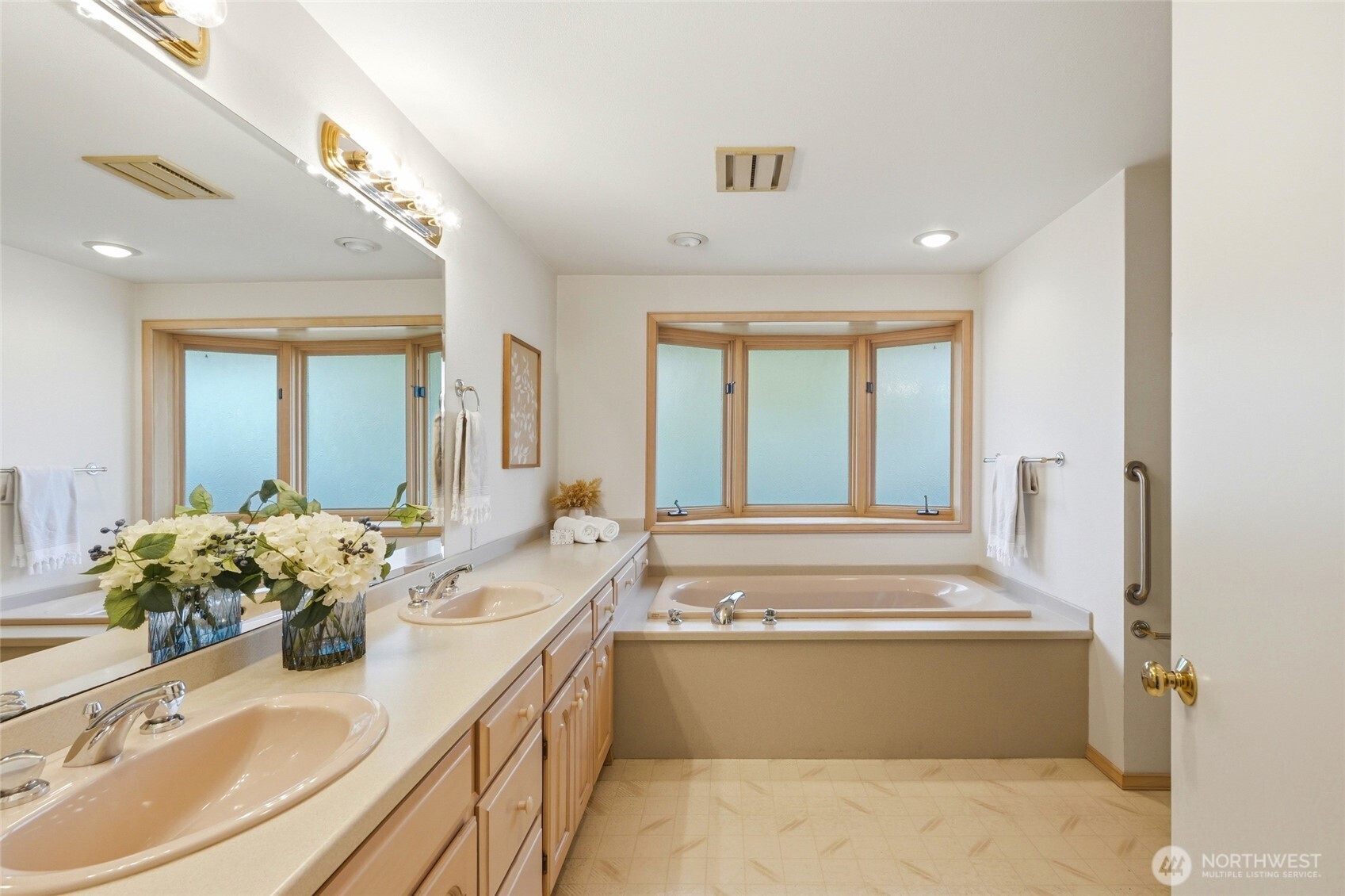 531 View Ridge Drive Everett WA 98203