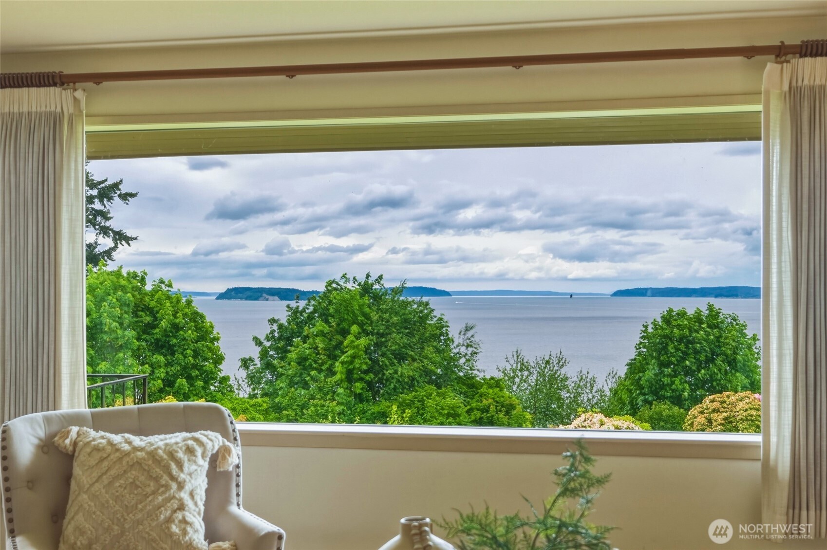 531 View Ridge Drive Everett WA 98203