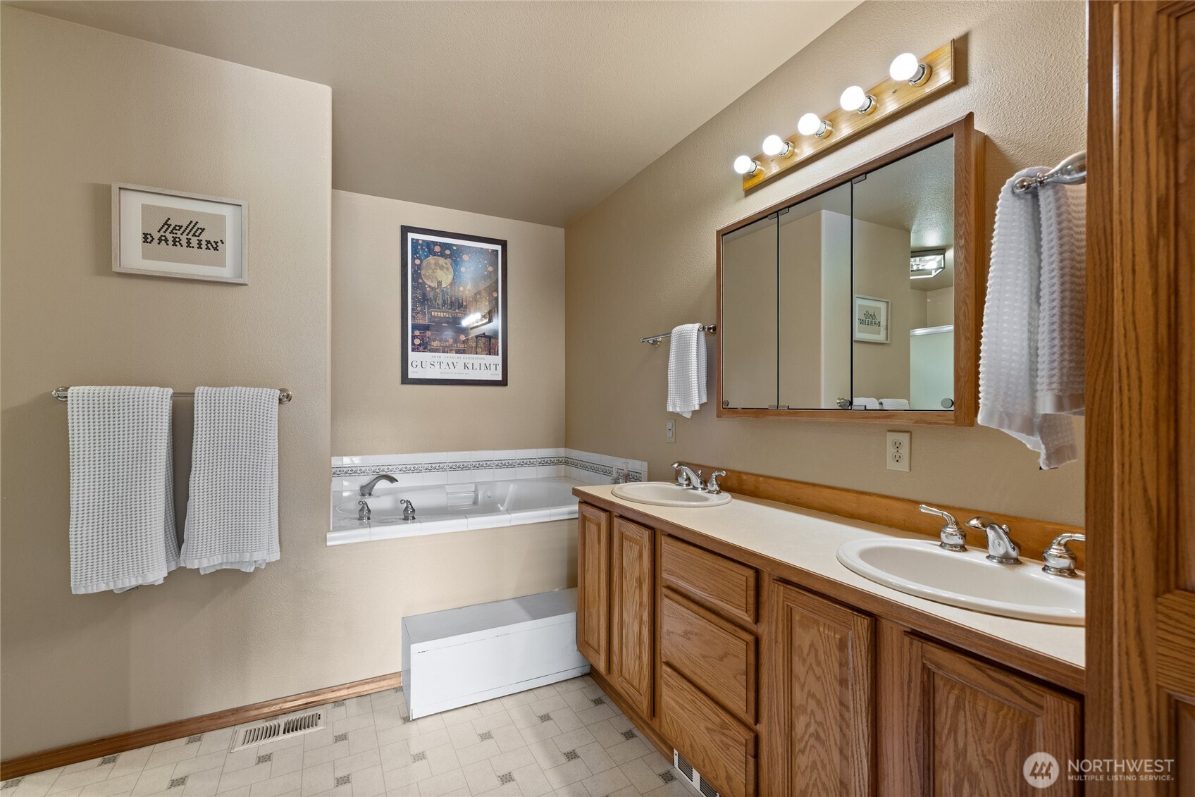 591 W Shelton Valley Road Shelton WA 98584