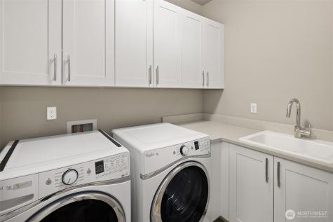 214 4th Court S Kirkland WA 98033