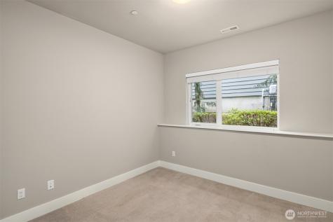 214 4th Court S Kirkland WA 98033