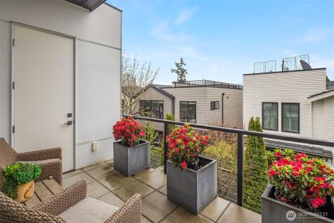 214 4th Court S Kirkland WA 98033