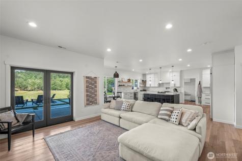 5946 SE Lake Valley Road Port Orchard WA 98367