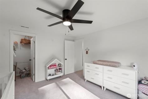 5946 SE Lake Valley Road Port Orchard WA 98367