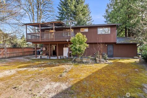 13575 Roosevelt Way N Seattle WA 98133
