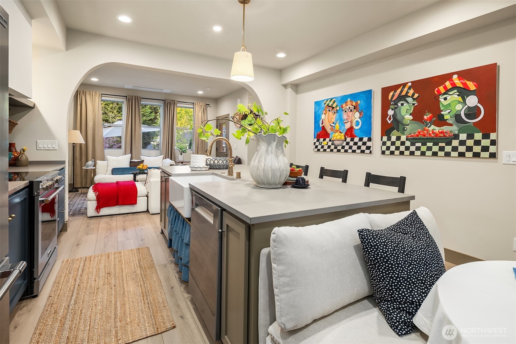 5037 25th Avenue SW Seattle WA 98106