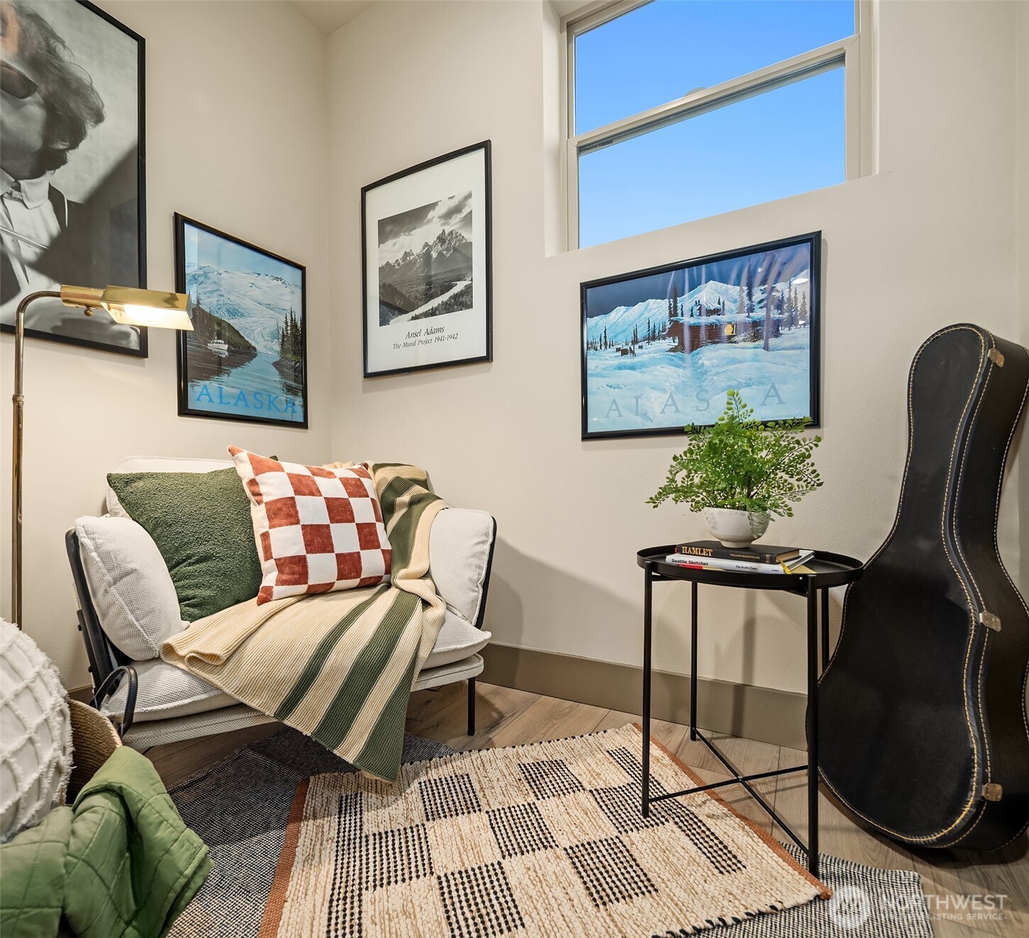 5037 25th Avenue SW Seattle WA 98106