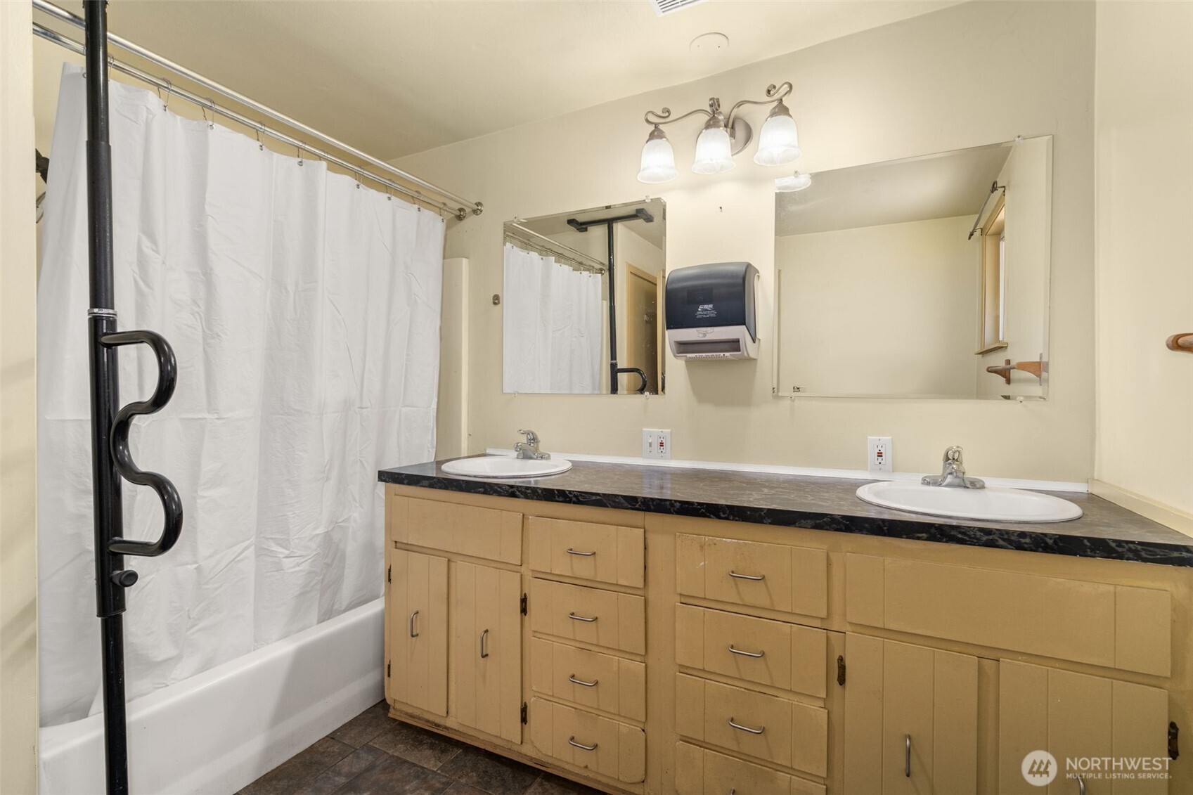 1214 B Street Centralia WA 98531