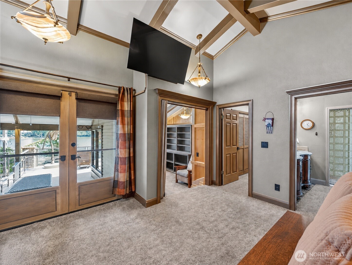 21421 Snag Island Drive E Lake Tapps WA 98391