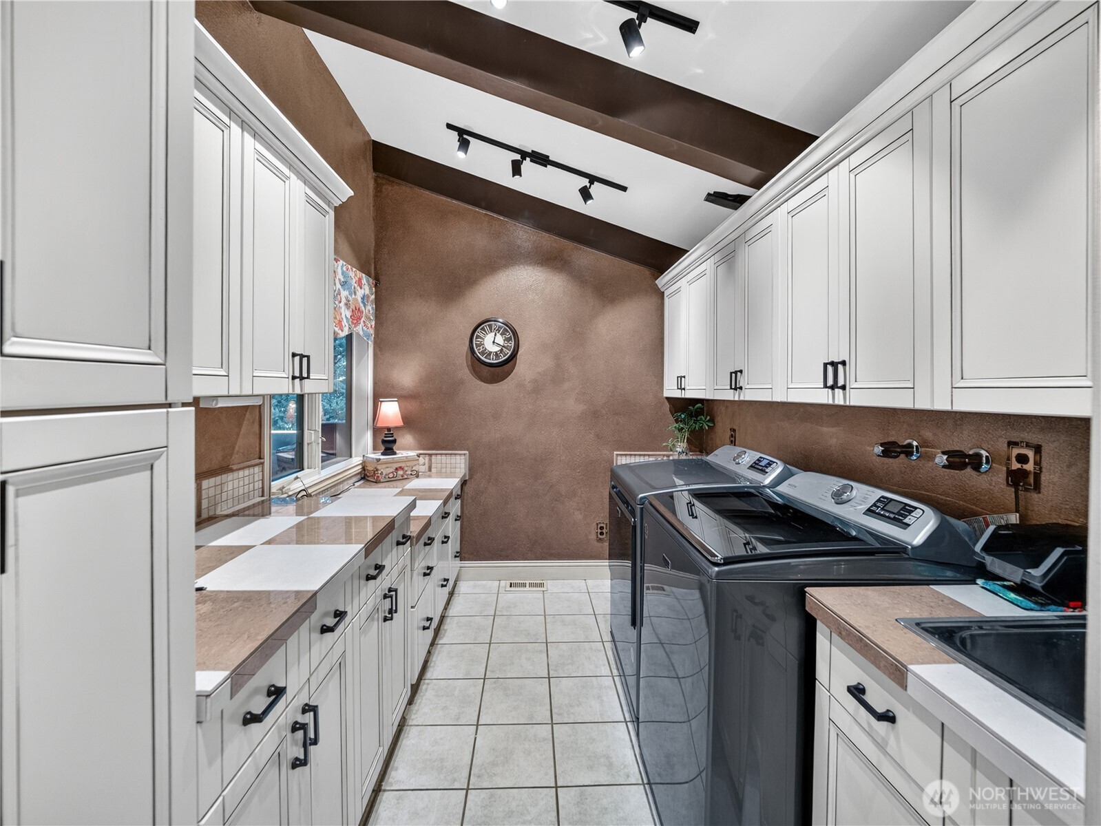 21421 Snag Island Drive E Lake Tapps WA 98391