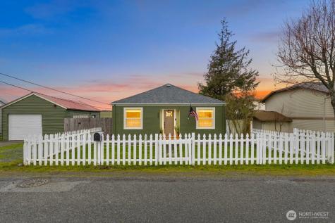 951 SE Dock Street Oak Harbor WA 98277