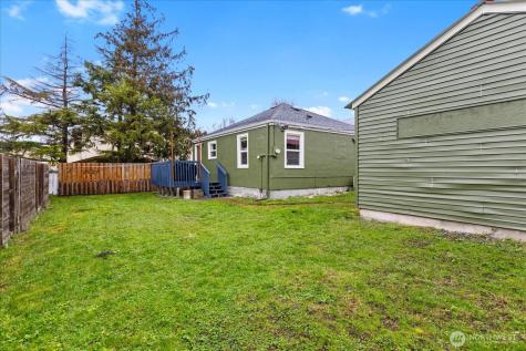951 SE Dock Street Oak Harbor WA 98277