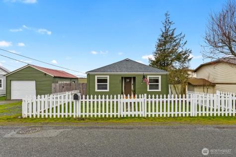 951 SE Dock Street Oak Harbor WA 98277