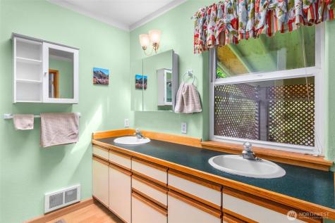 422 S Forrest Street Westport WA 98595