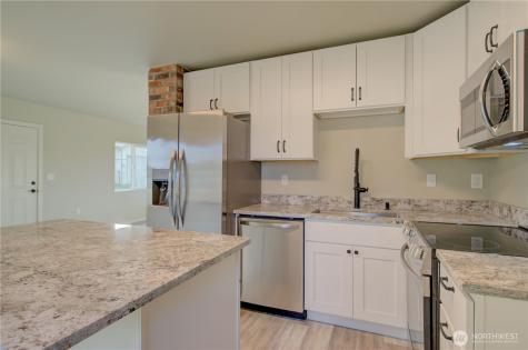 1365 Dolan Street Raymond WA 98577